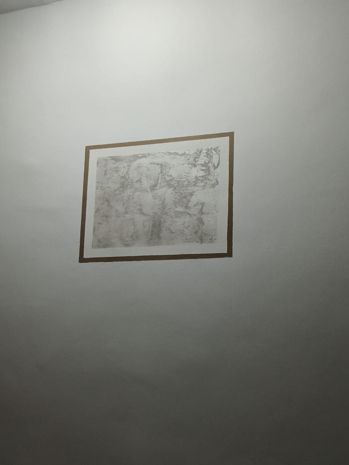 Corp de iluminat montat pe tavanul renovat